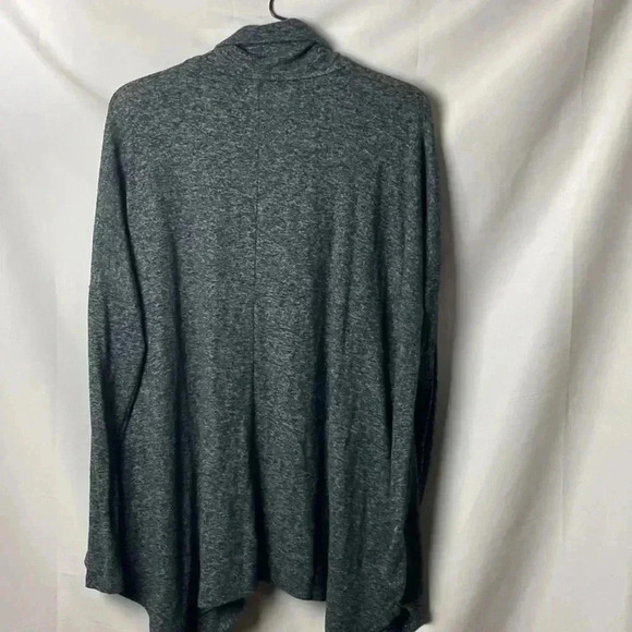 EXPRESS ONE ELEVEN WOMENS SIZE MEDIUM/LARGE COWL NECK SOFT GRAY SWEATER - Picture 8 of 11